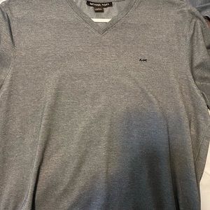 Medium vneck shirt men